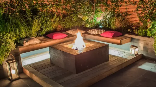 Wire outdoor garden lighting