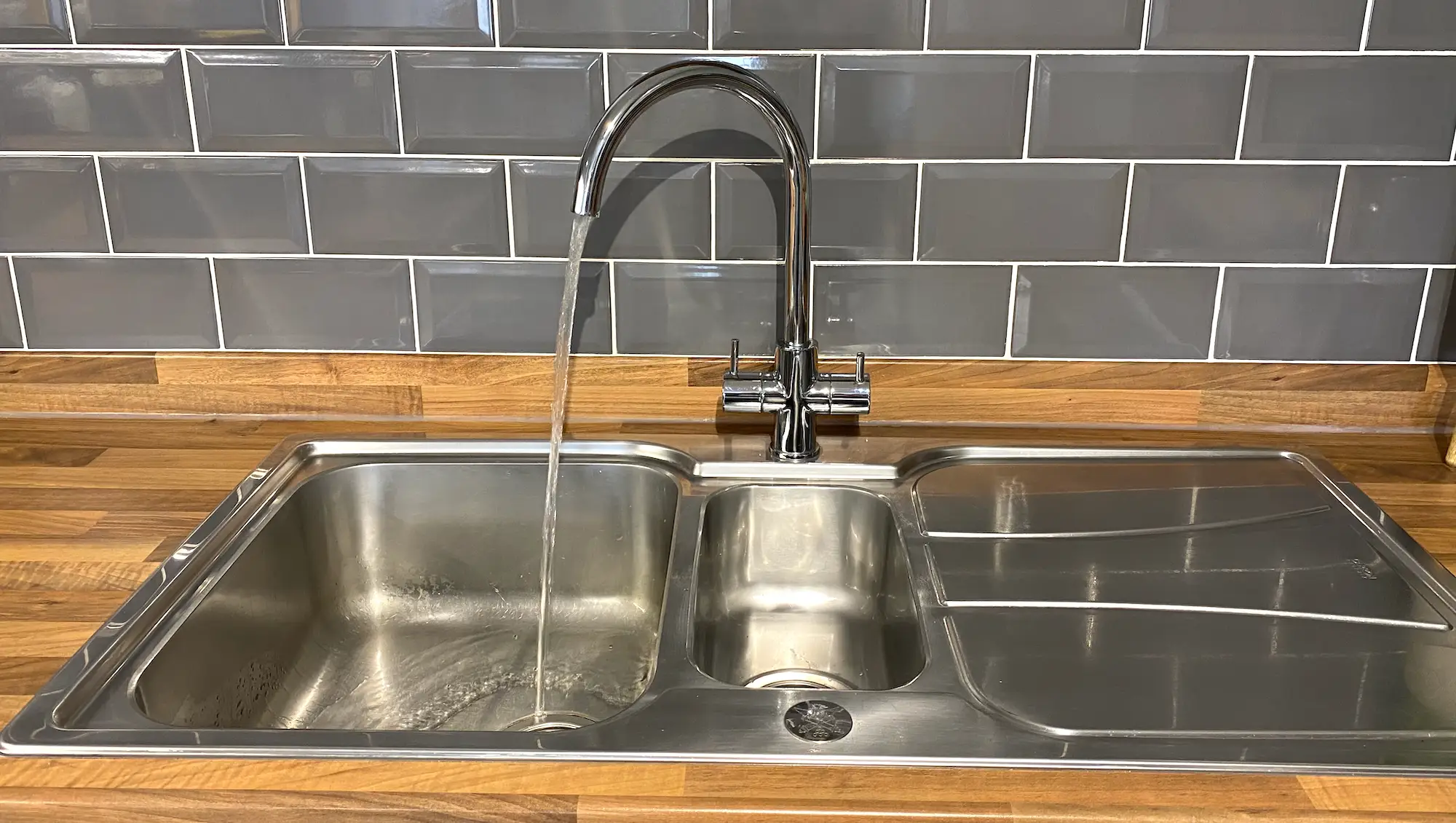 Replace a kitchen mixer tap cost