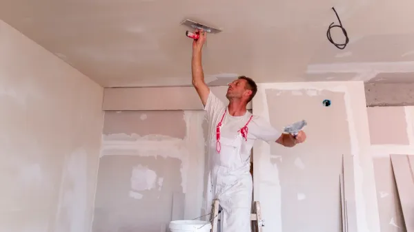 Plastering a ceiling Plastering a ceiling