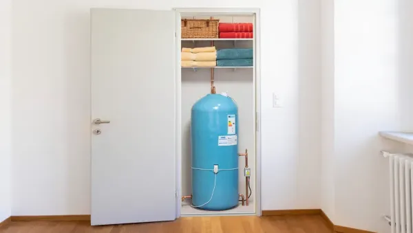 Fit or replace a vented hot water cylinder Fit or replace a vented hot water cylinder