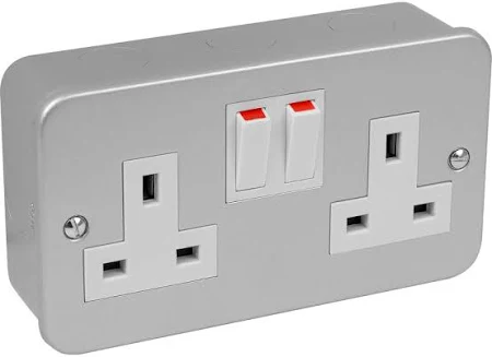 Axiom Metal Clad 2 Gang Switched Socket 