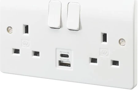 MK Logic Plus Plug Socket A & C USB Charger