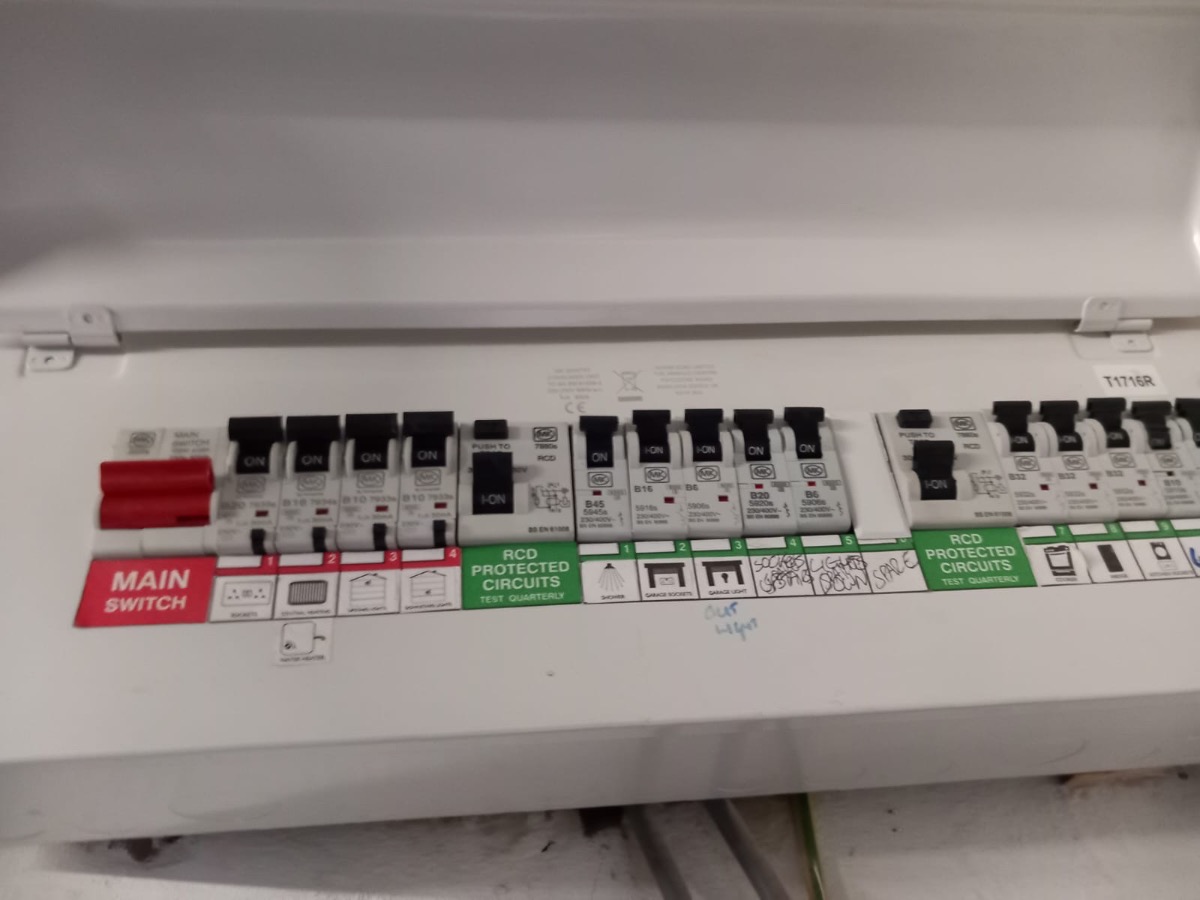 Electrician: Image 17