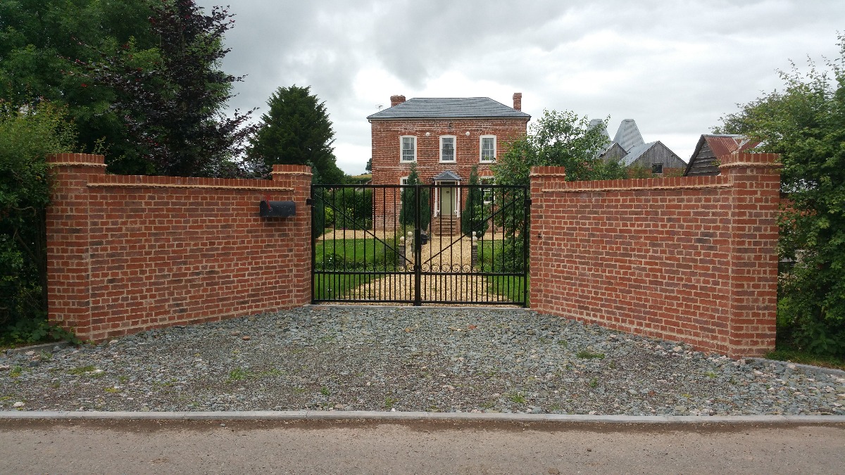 Builder: Image 1