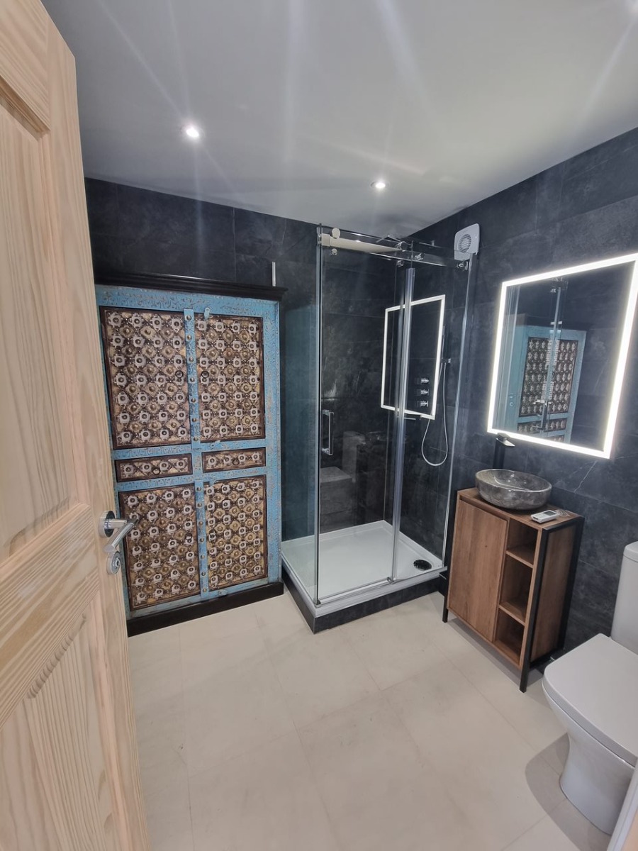 Bathroom Fitter: Image 44