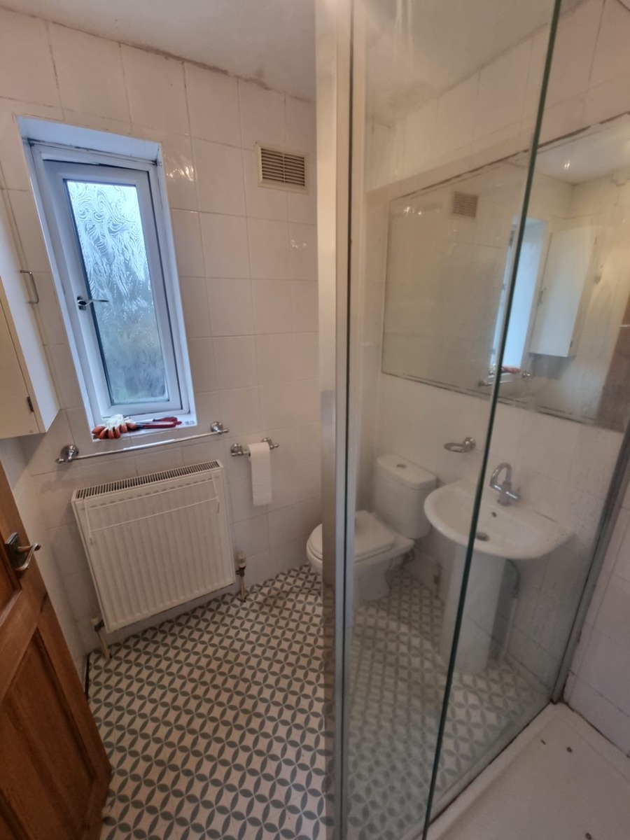 Bathroom Fitter: Image 30
