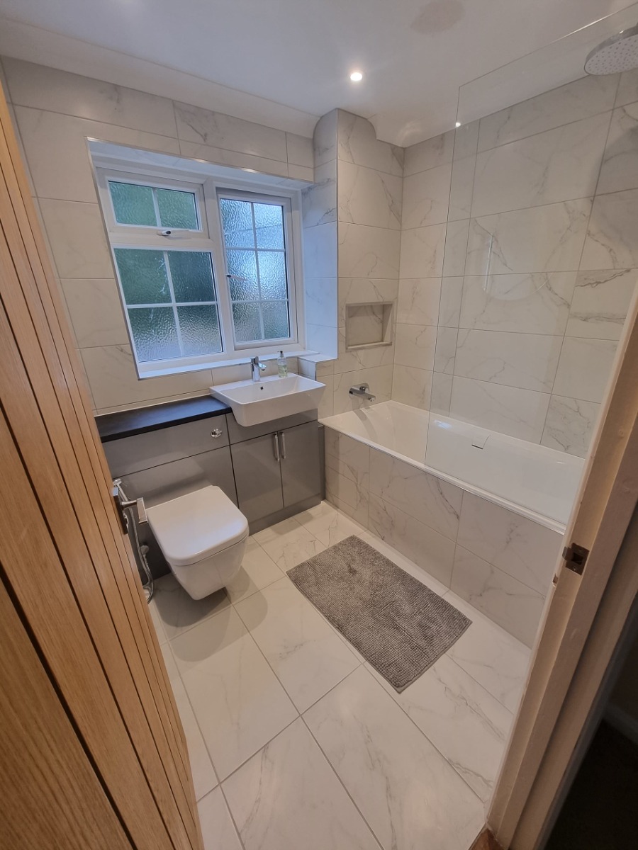 Bathroom Fitter: Image 29