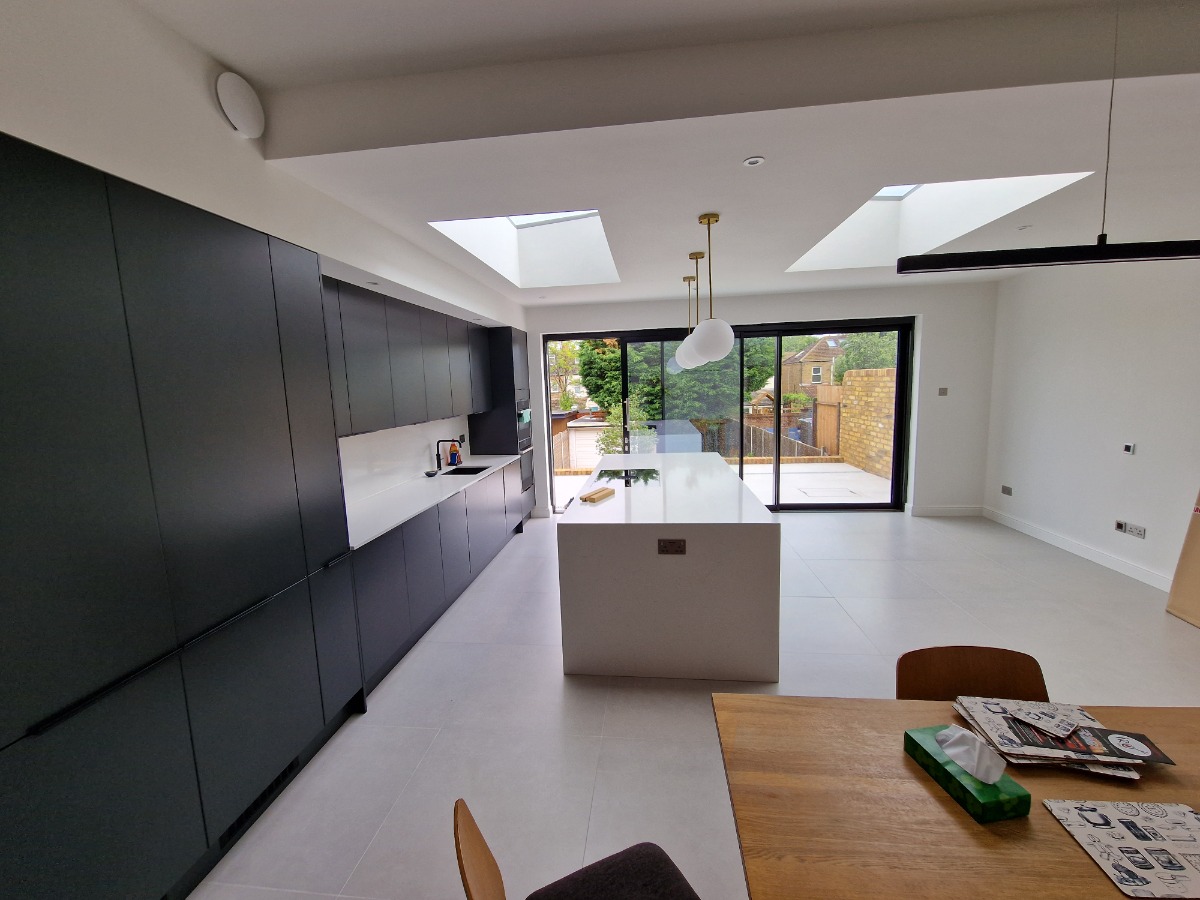 Kitchen Fitter: Image 1