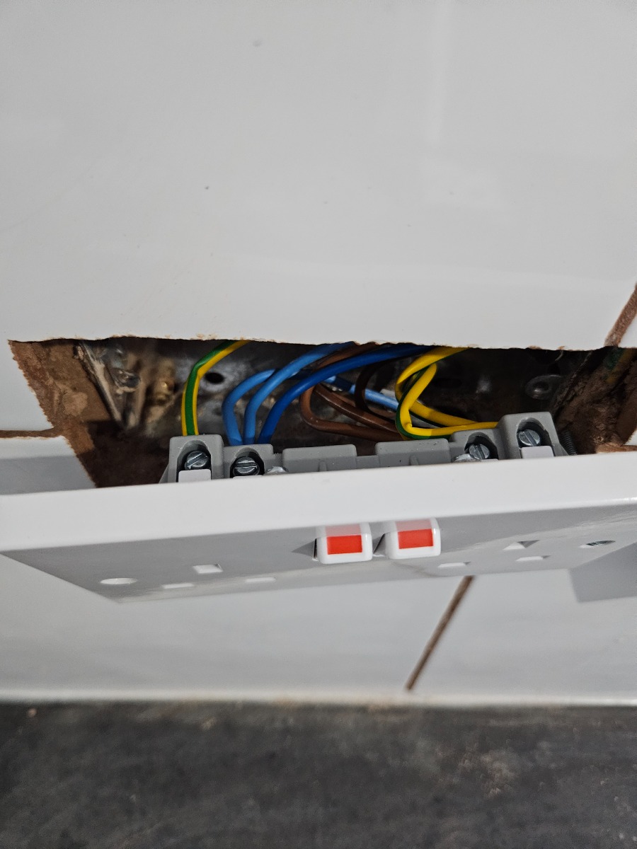 Electrician: Image 4