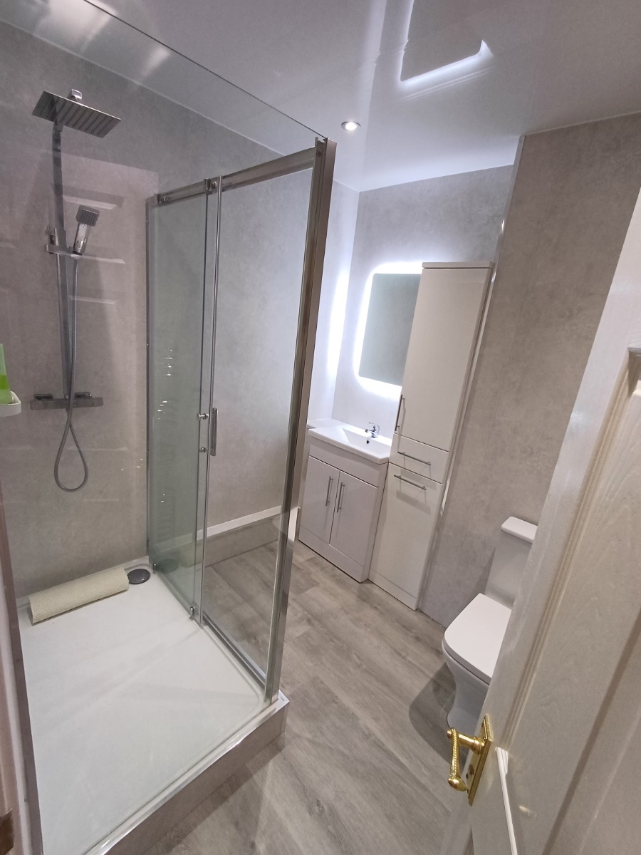 Bathroom Fitter: Image 38