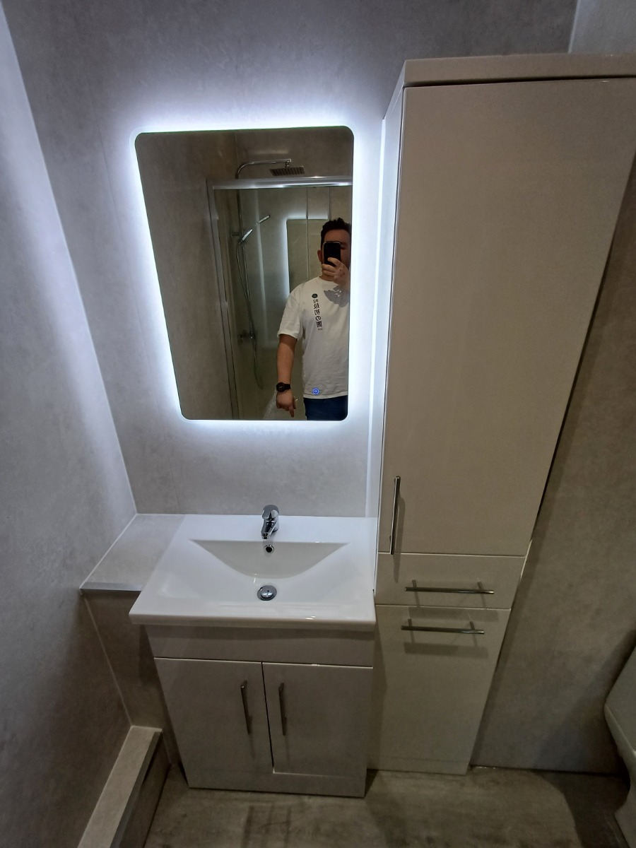 Bathroom Fitter: Image 35