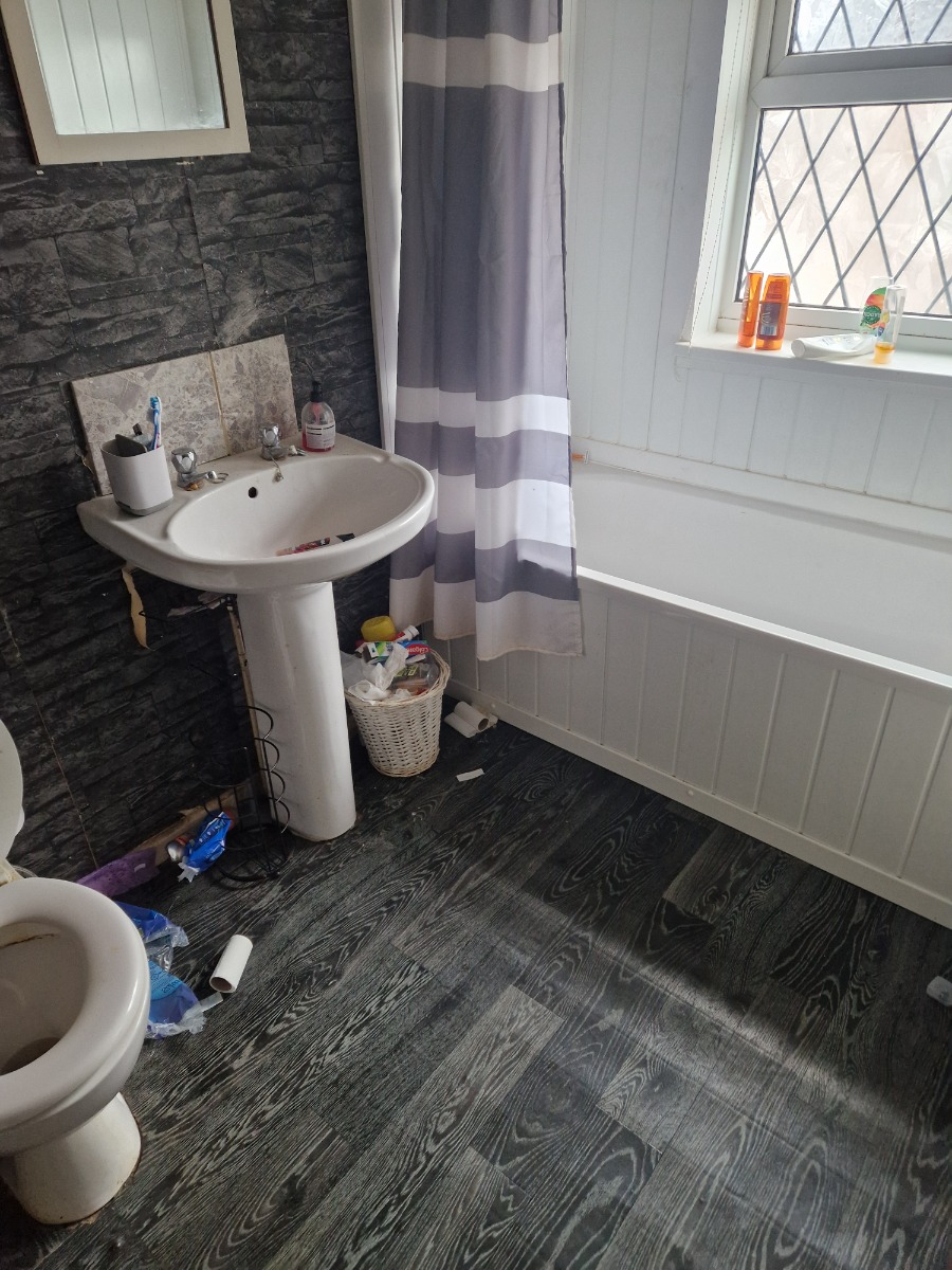 Bathroom Fitter: Image 1