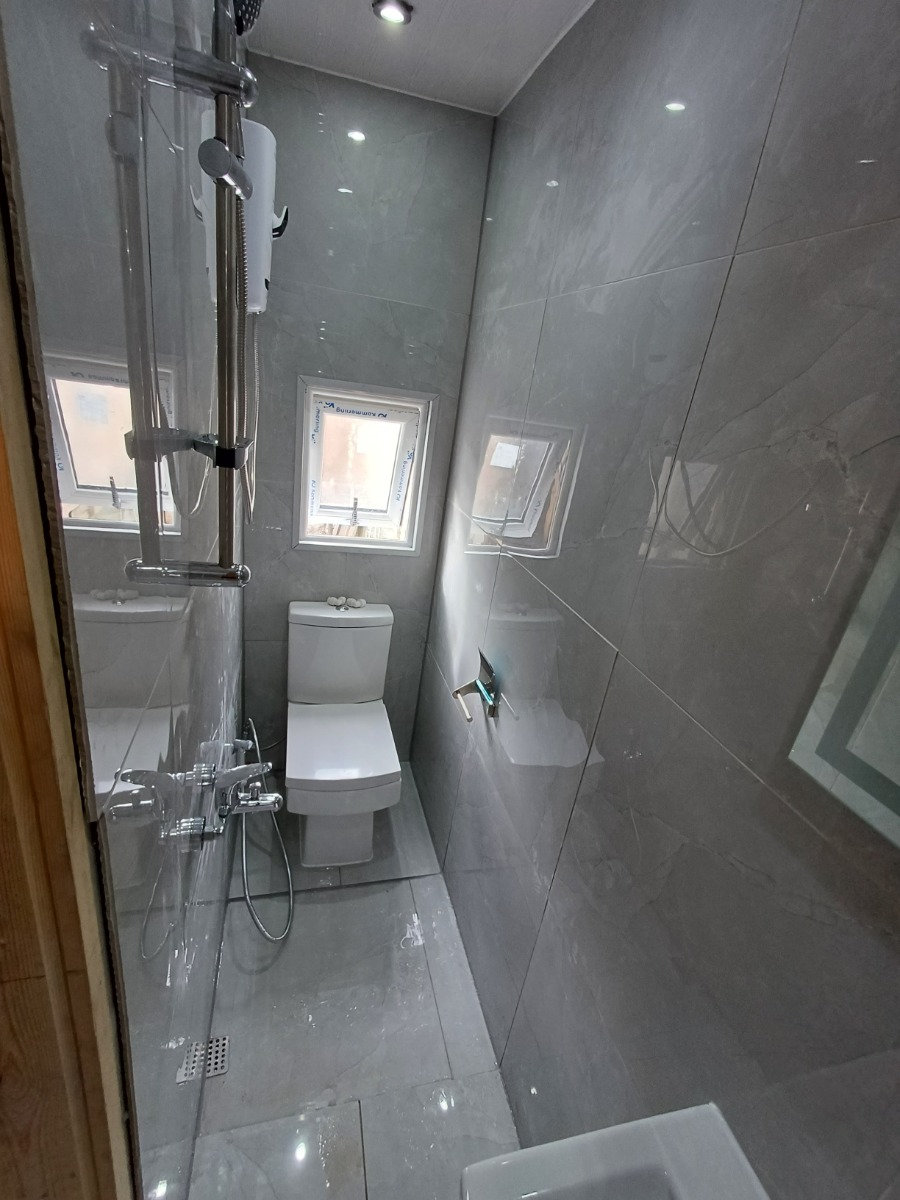 Bathroom Fitter: Image 31