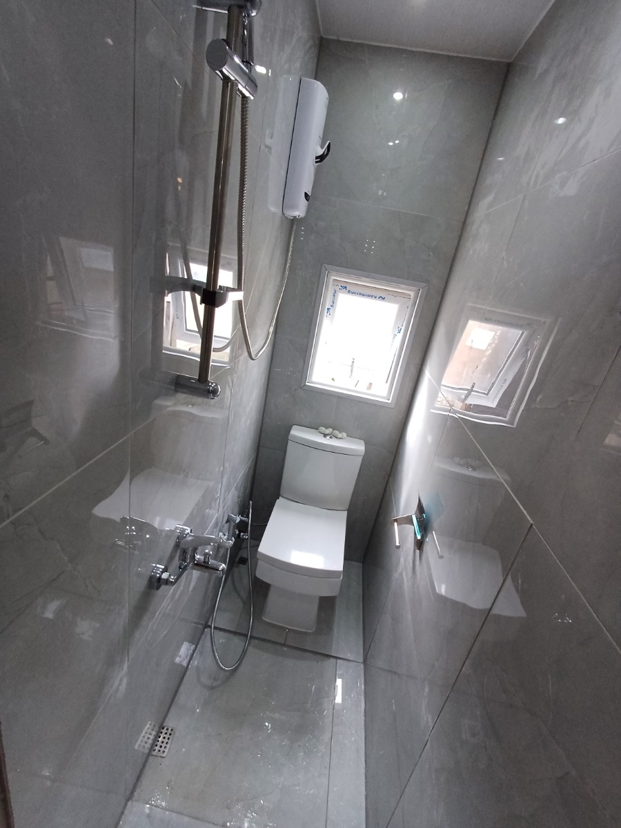 Bathroom Fitter: Image 32