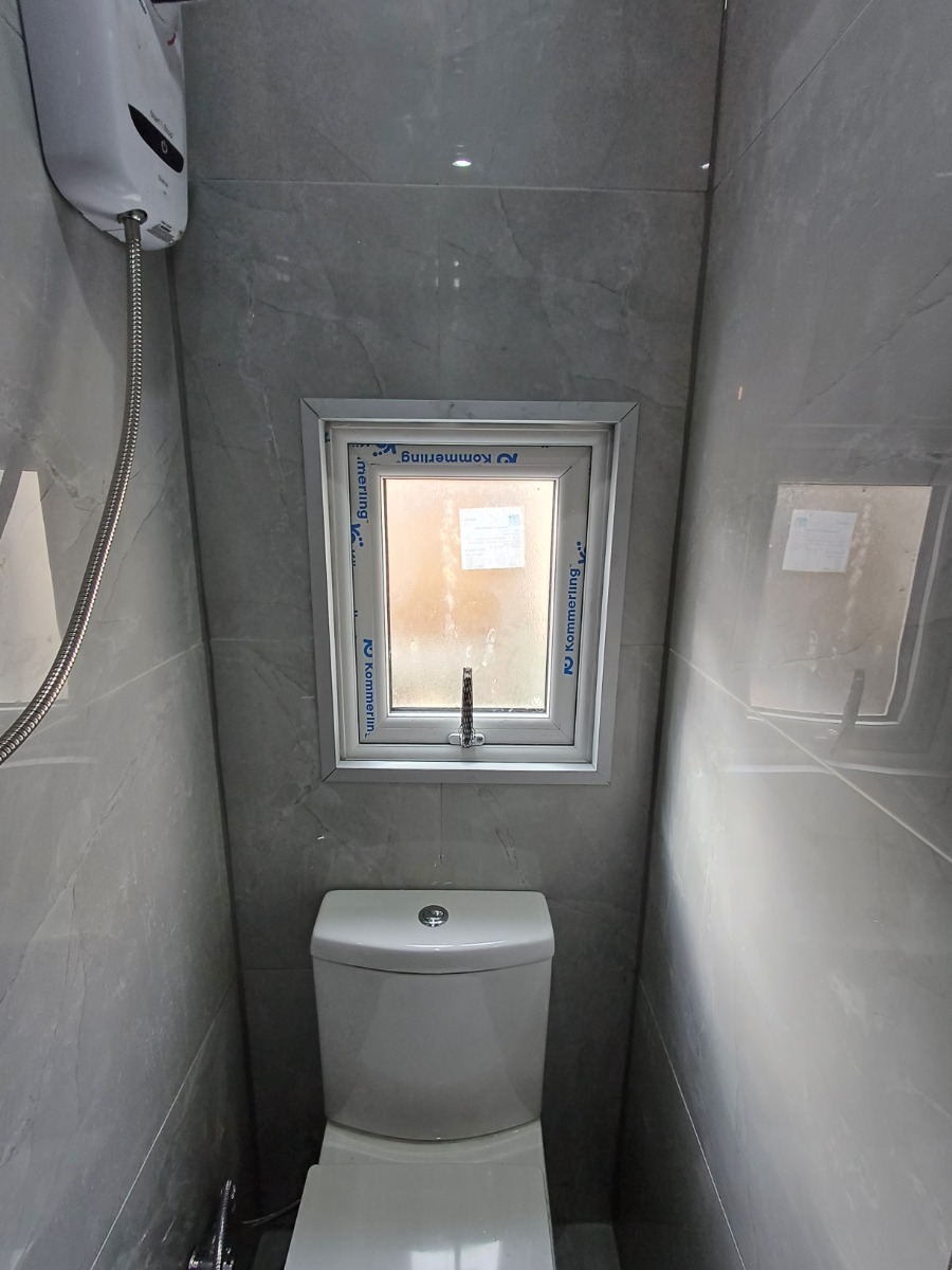 Bathroom Fitter: Image 29