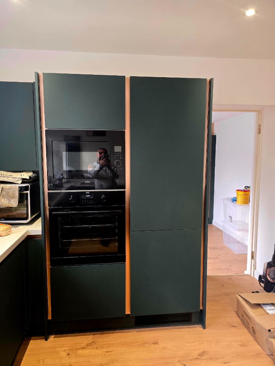 Kitchen Fitter: Image 1