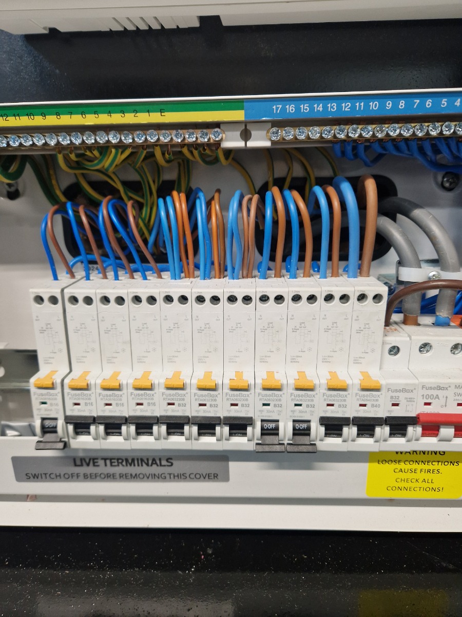 Electrician: Image 21