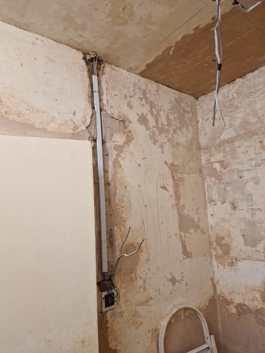 Electrician: Image 20