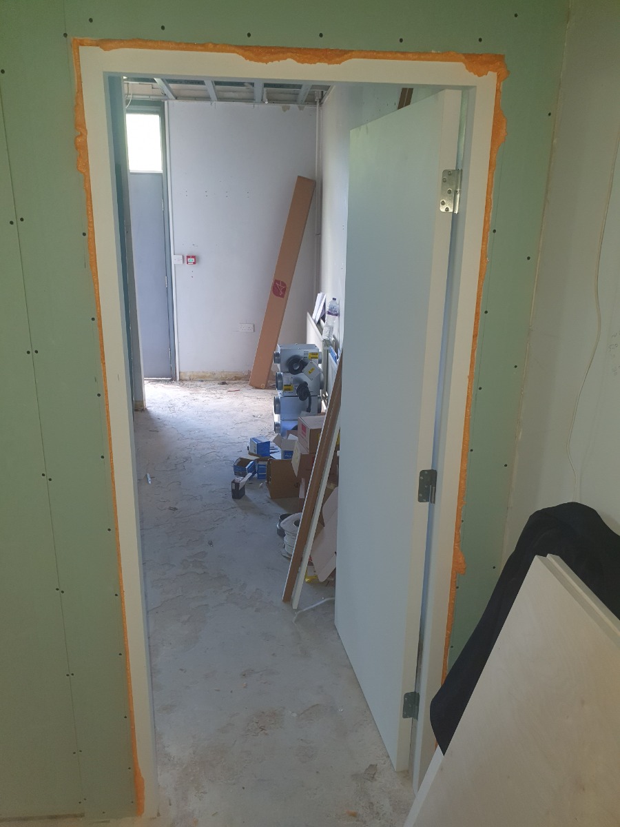 Door Fitter: Image 14