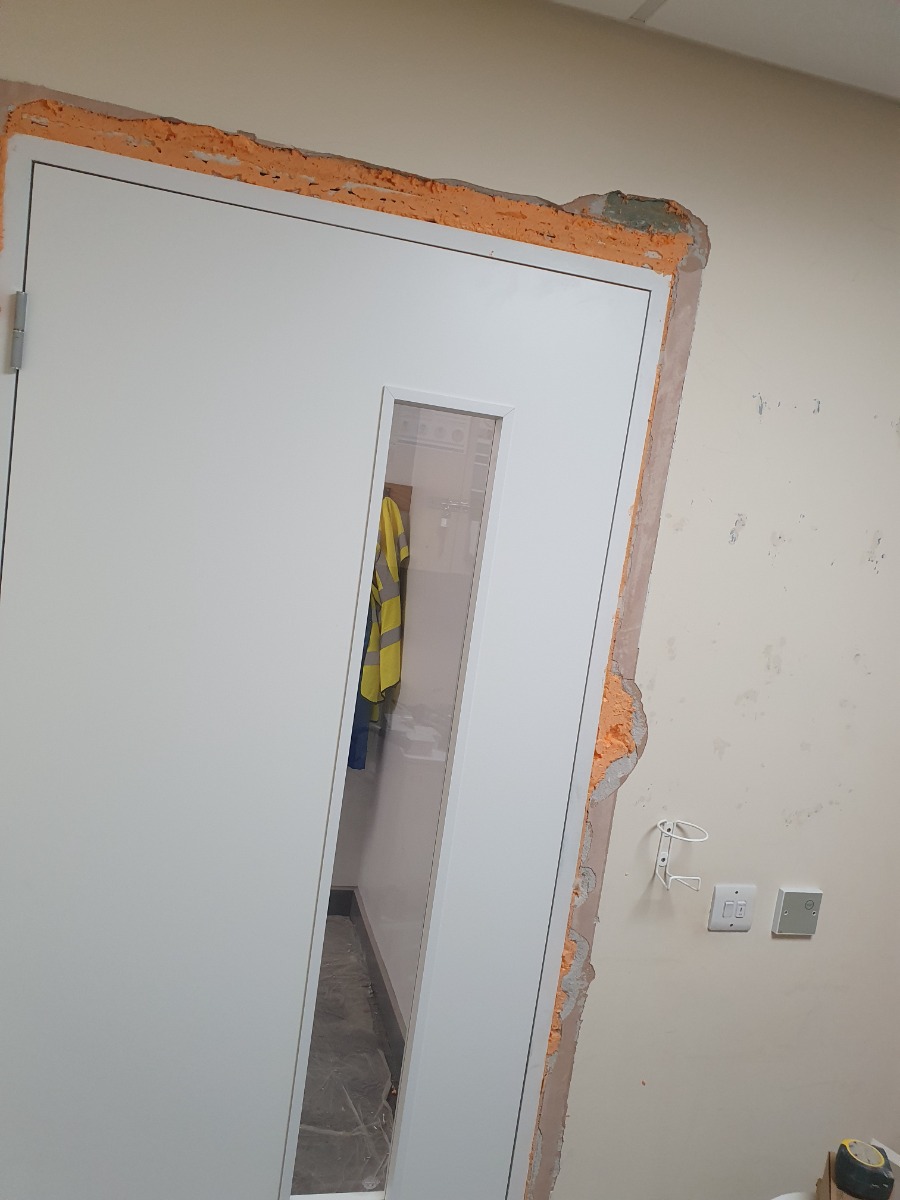 Door Fitter: Image 17