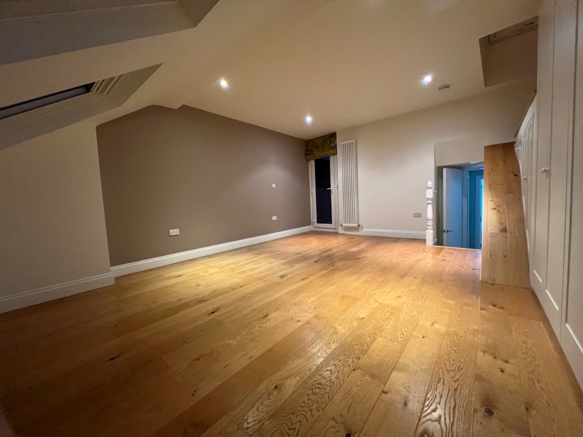 Painter and Decorator: Image 4