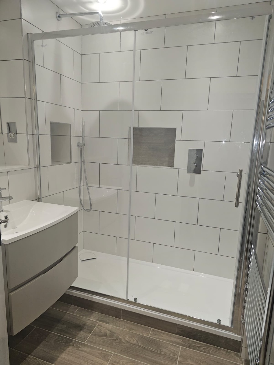 Bathroom Fitter: Image 1