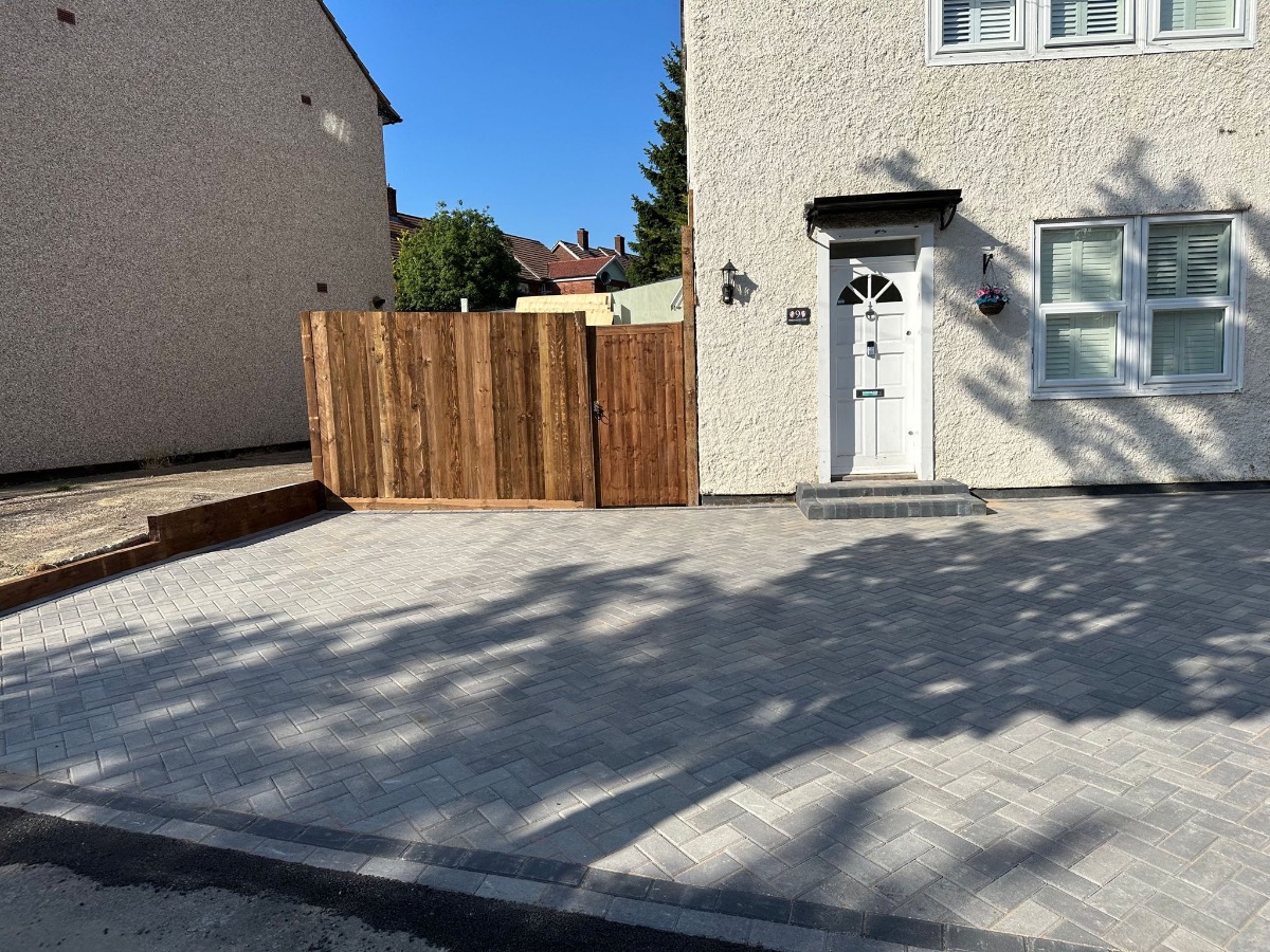 Driveway Specialist: Image 1