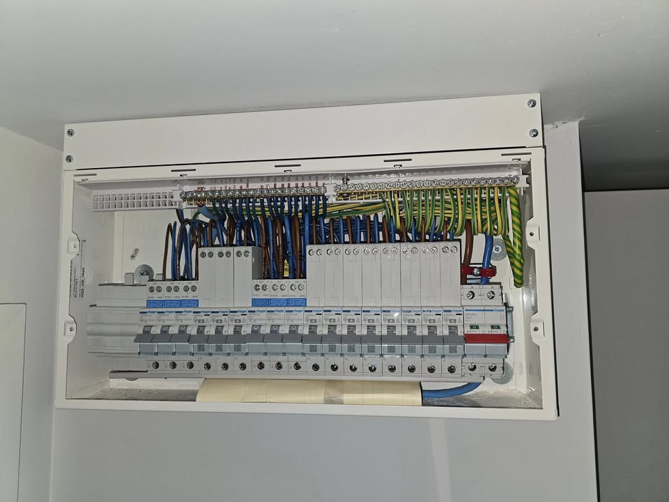Electrician: Image 21