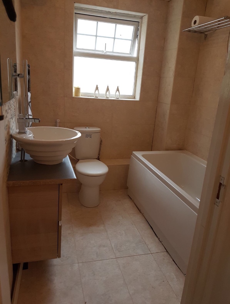 Bathroom Fitter: Image 1