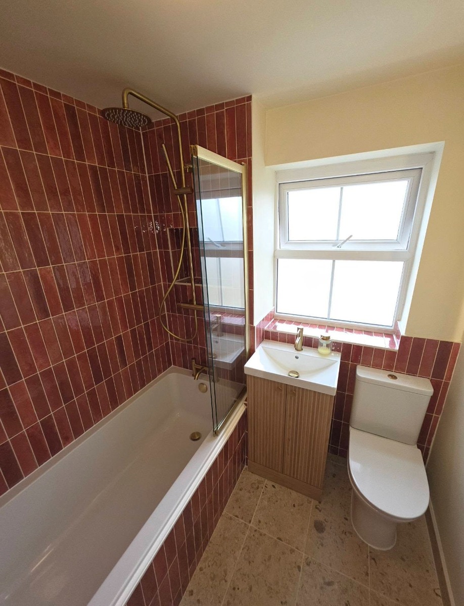 Bathroom Fitter: Image 27