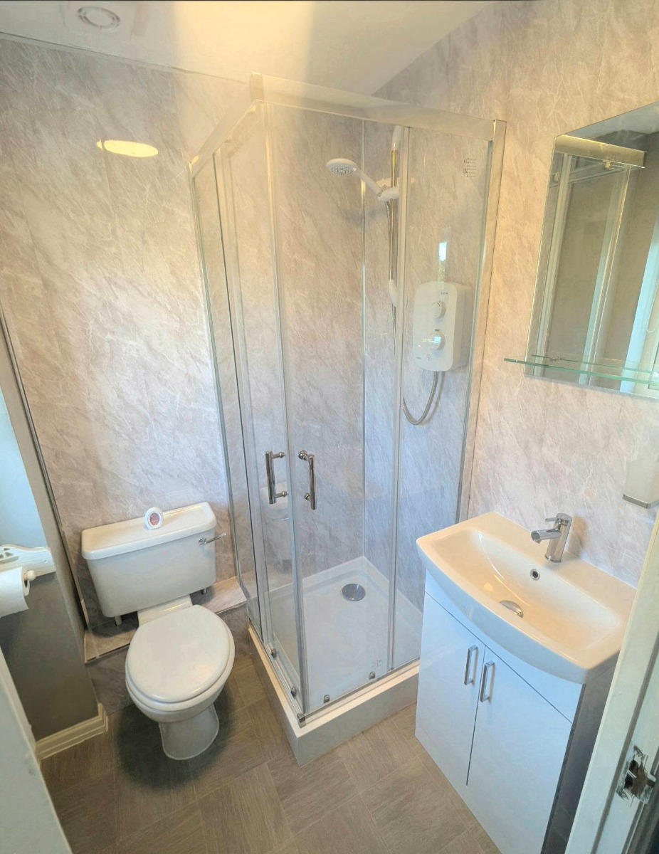 Bathroom Fitter: Image 24