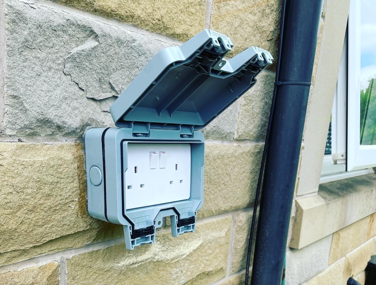 Electrician: Image 52