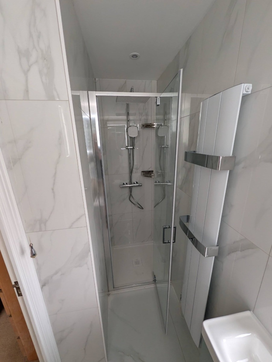 Bathroom Fitter: Image 16