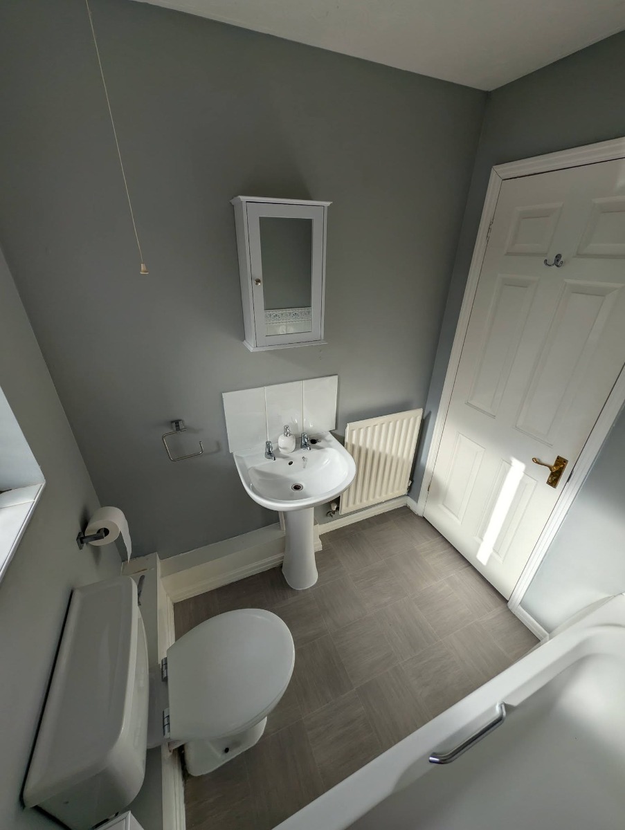 Bathroom Fitter: Image 34
