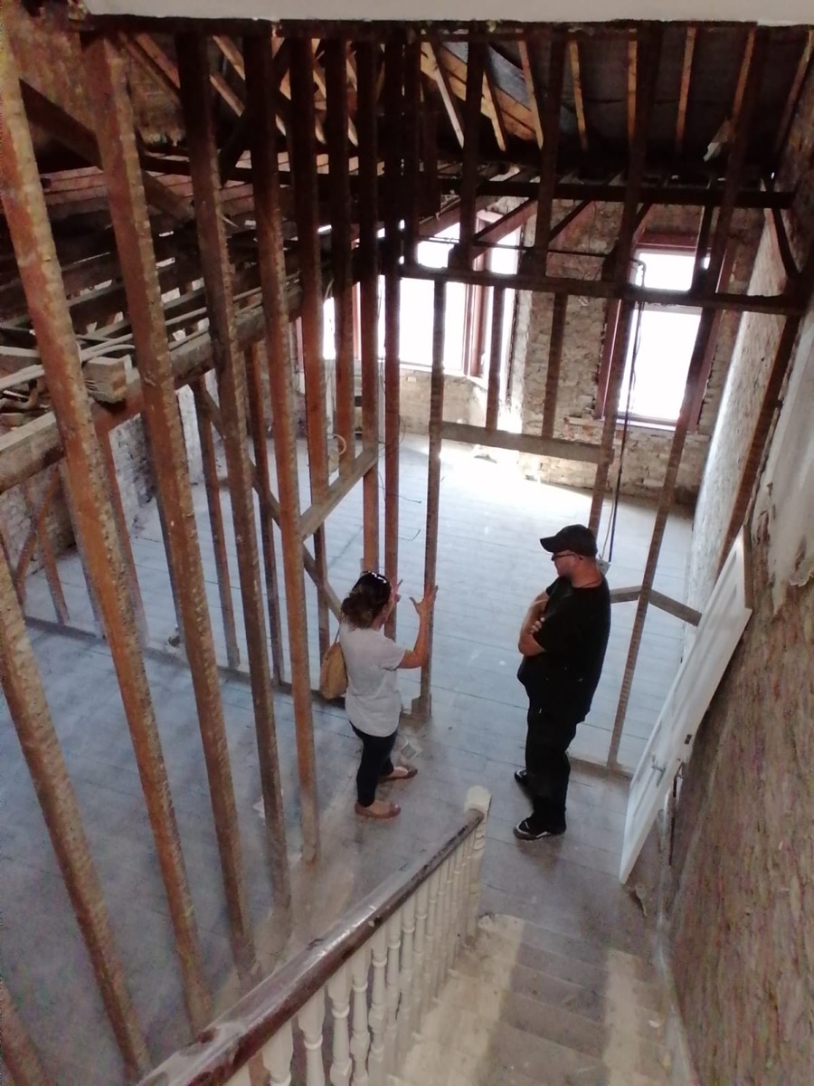 Builder: Image 1