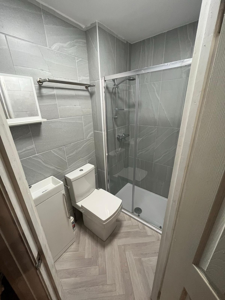 Bathroom Fitter: Image 2