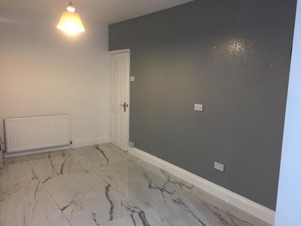 Painter and Decorator: Image 6