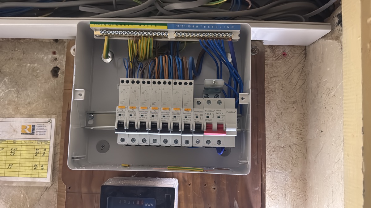 Electrician: Image 10