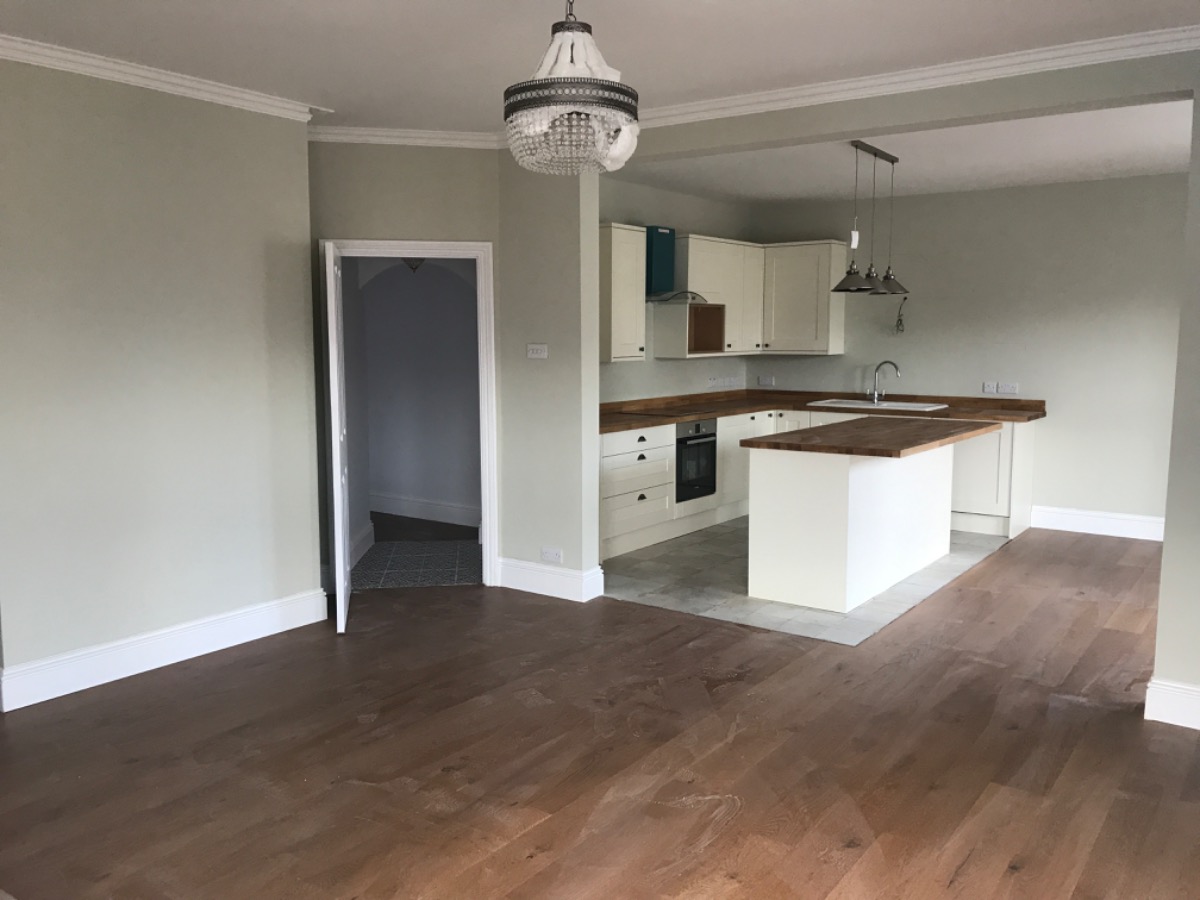 Painter and Decorator: Image 4