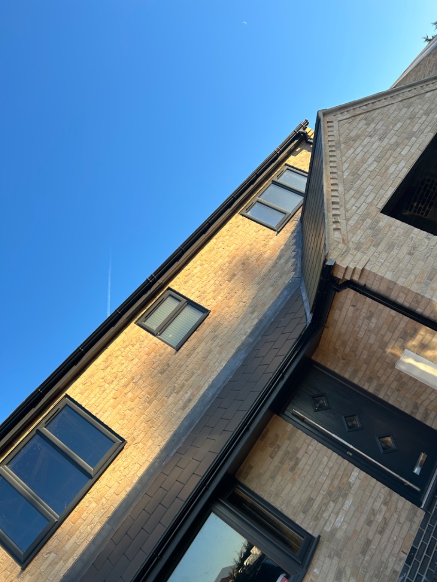 Roofer: Image 2