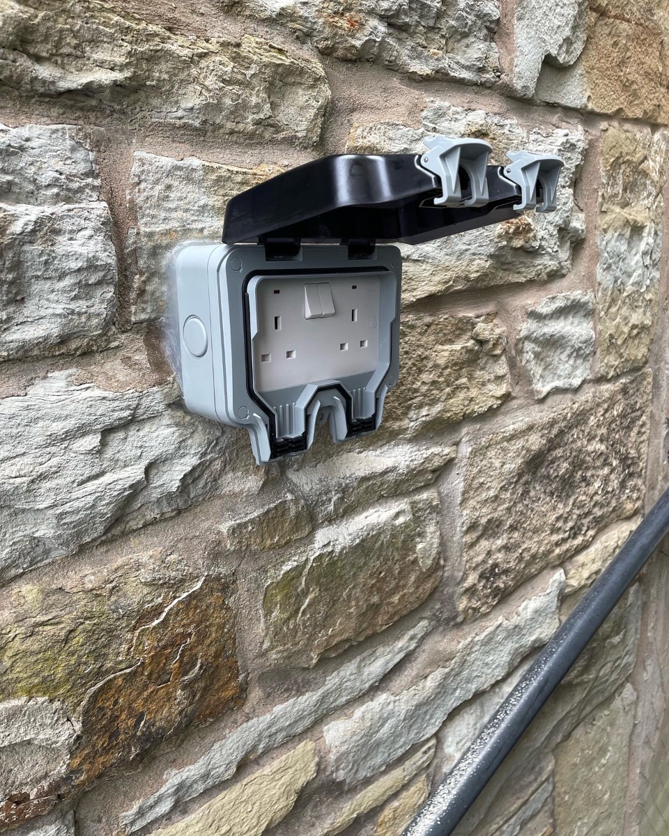 Electrician: Image 31