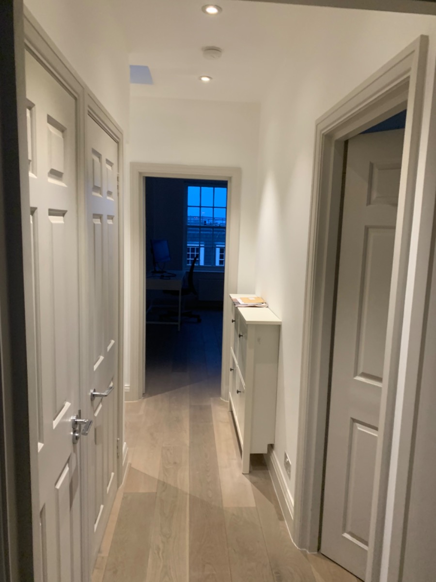 Painter and Decorator: Image 4
