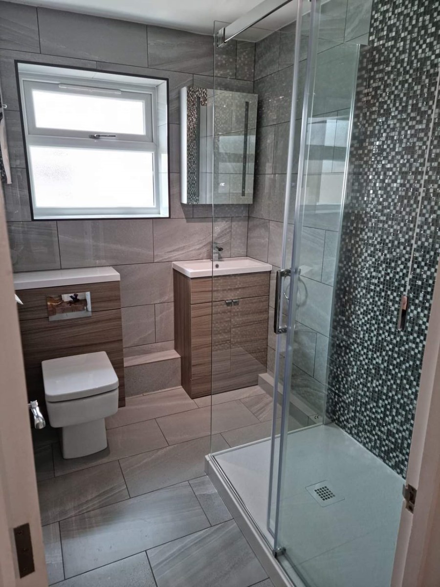 Bathroom Fitter: Image 40