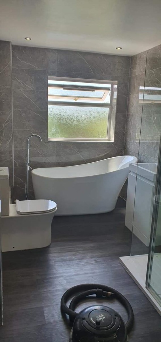 Bathroom Fitter: Image 35