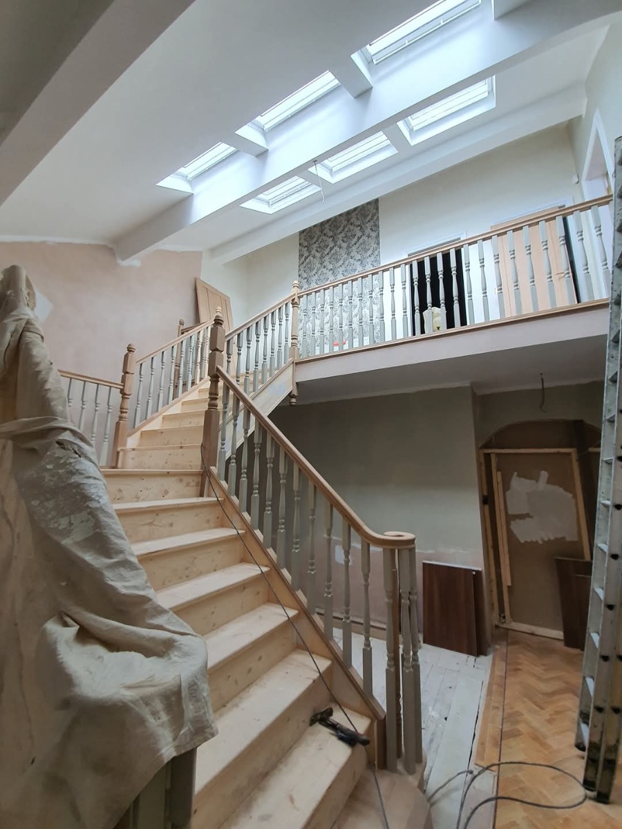 Painter and Decorator: Image 36