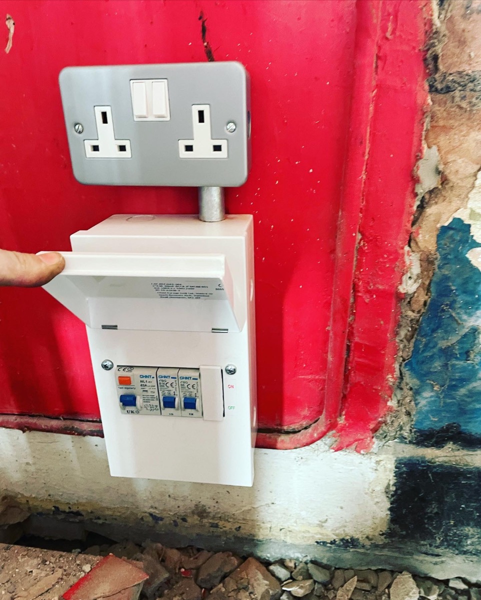 Electrician: Image 63