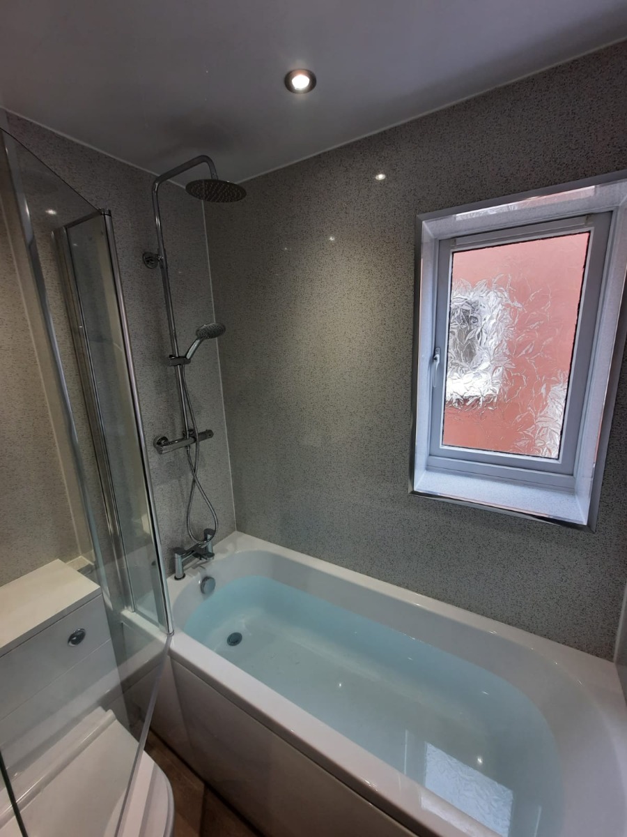 Bathroom Fitter: Image 2