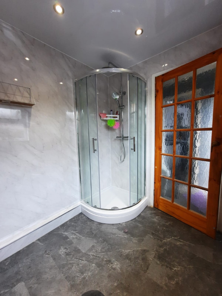 Bathroom Fitter: Image 1