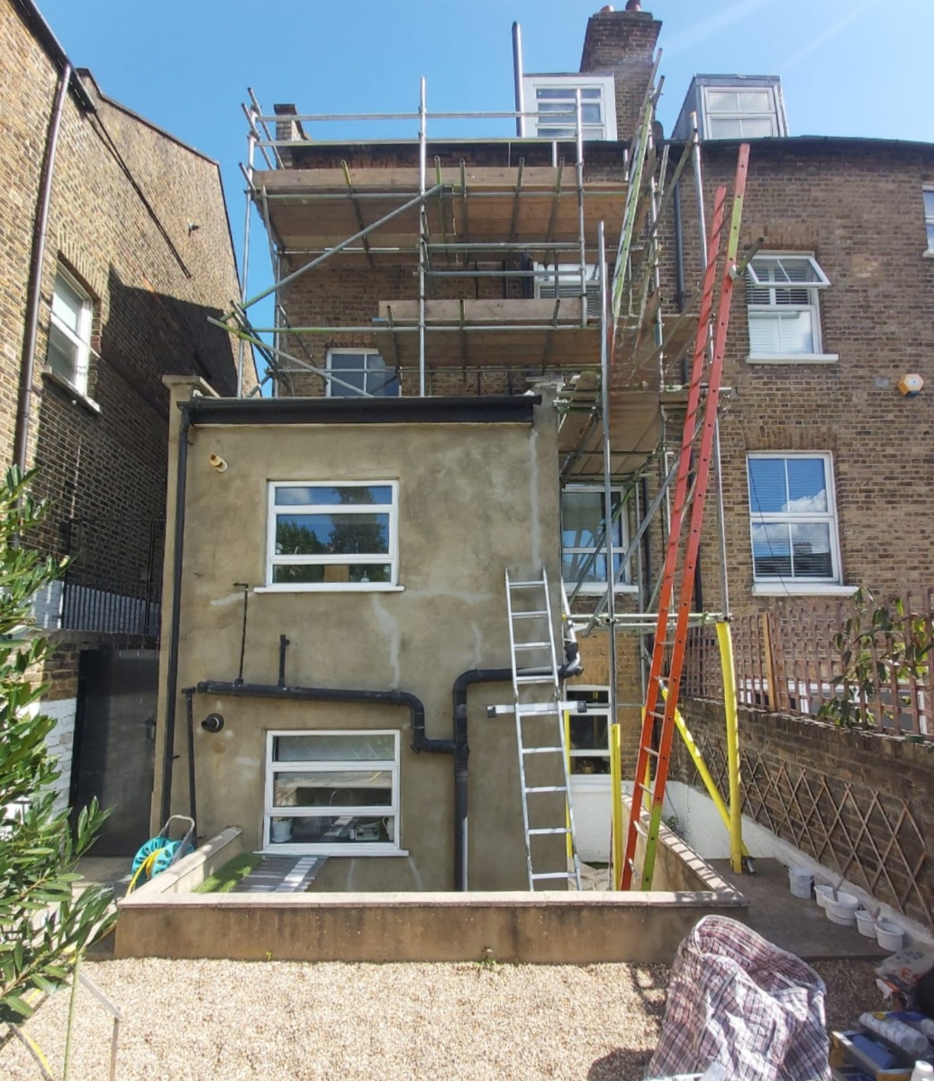 Painter and Decorator: Image 1