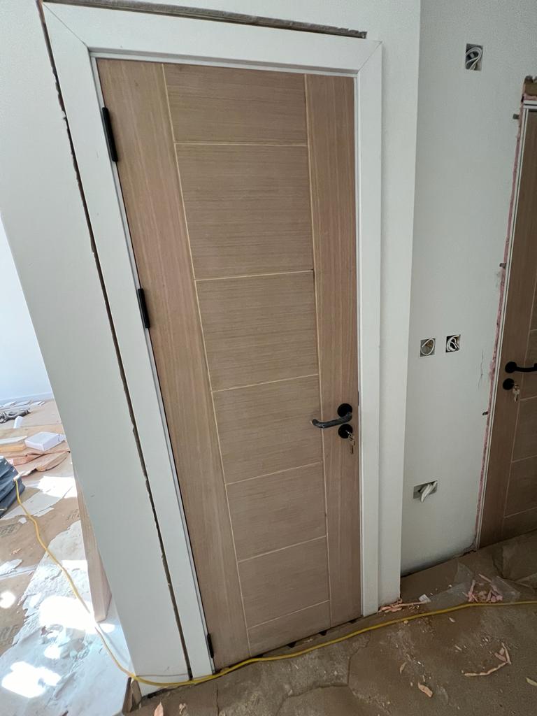 Door Fitter: Image 1
